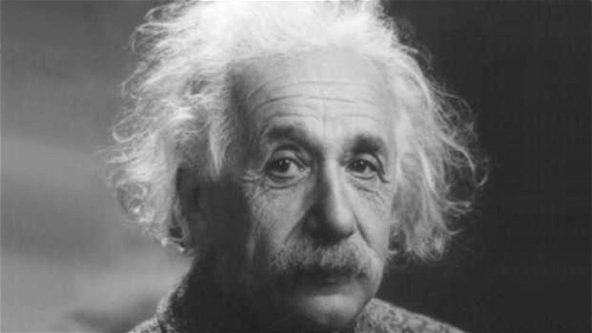 خليفة آينشتاين... أميركية تبلغ من العمر 23 عاماً ولا تستخدم الهاتف الذكي!
