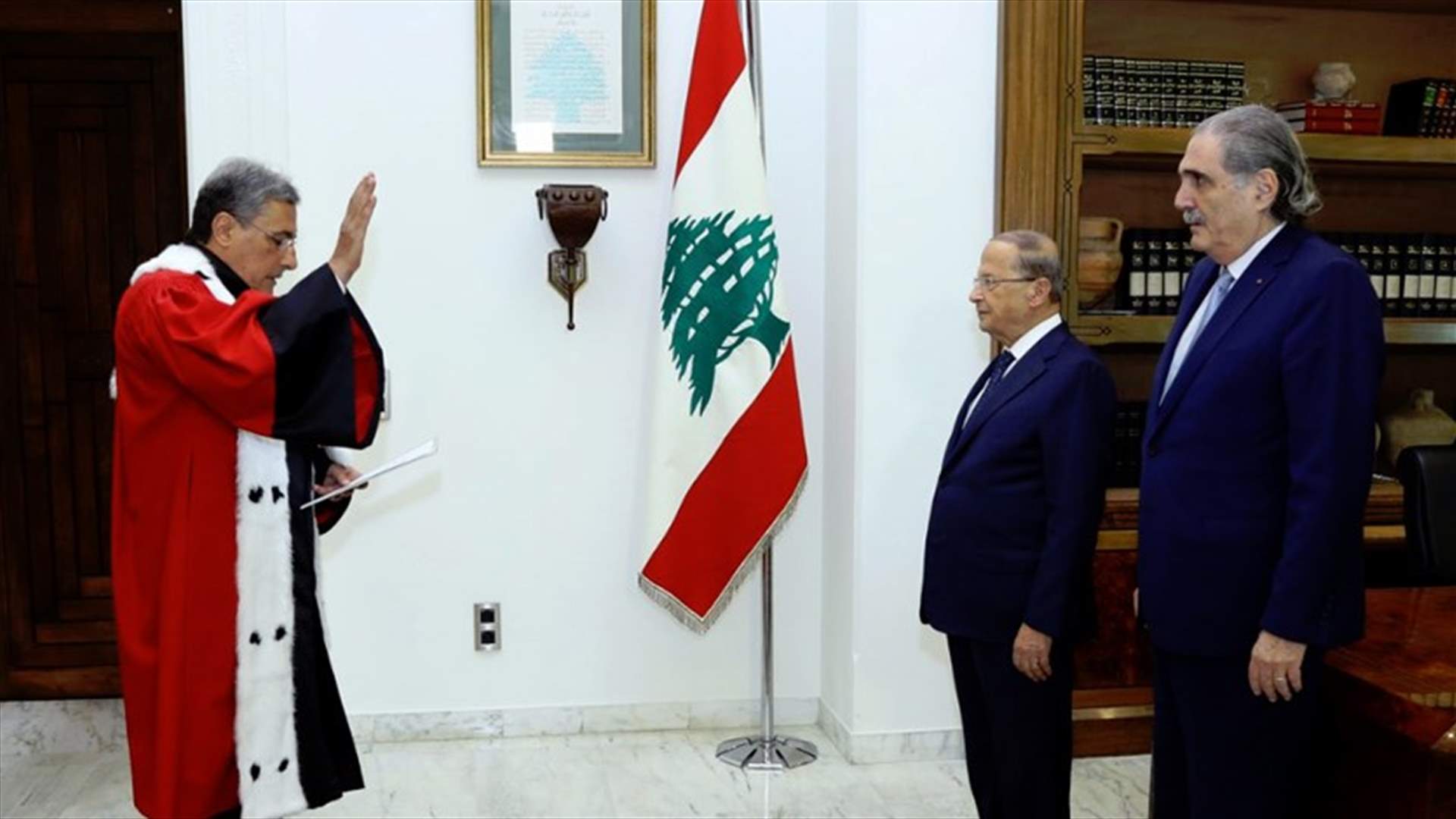 بالصورة- رئيس مجلس شورى الدولة الجديد يقسم اليمين امام عون