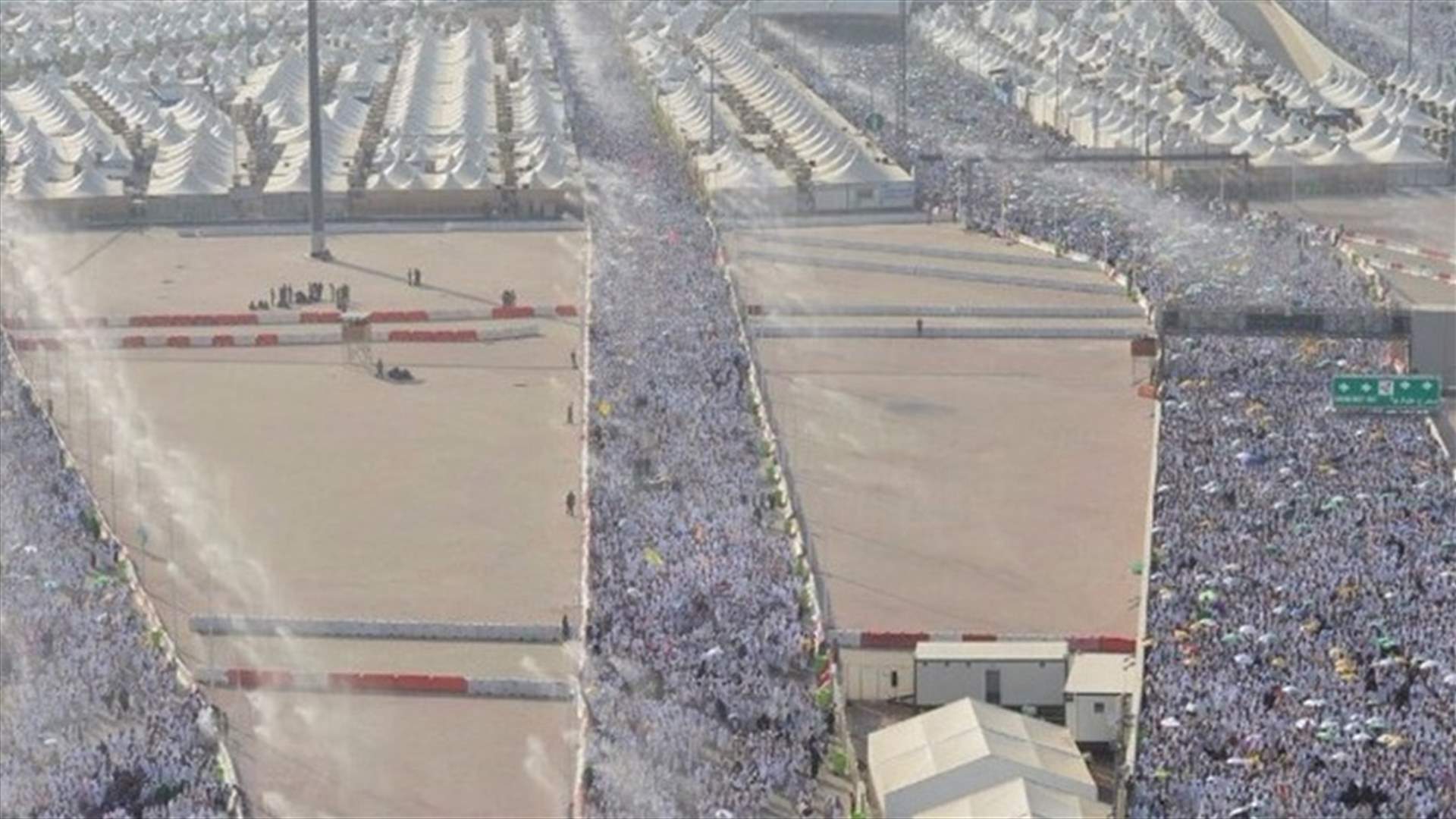 اكثر من مليوني حاج يرمون جمرة العقبة الكبرى