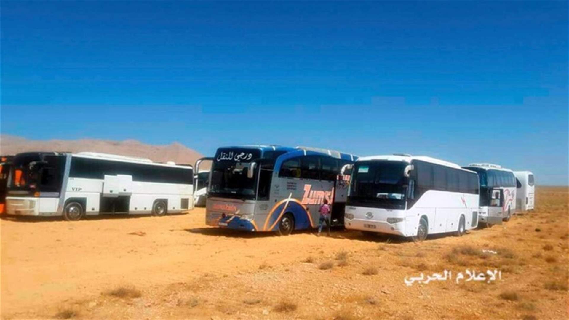 Hezbollah, Syrian army seek new route for stranded Islamic State convoy