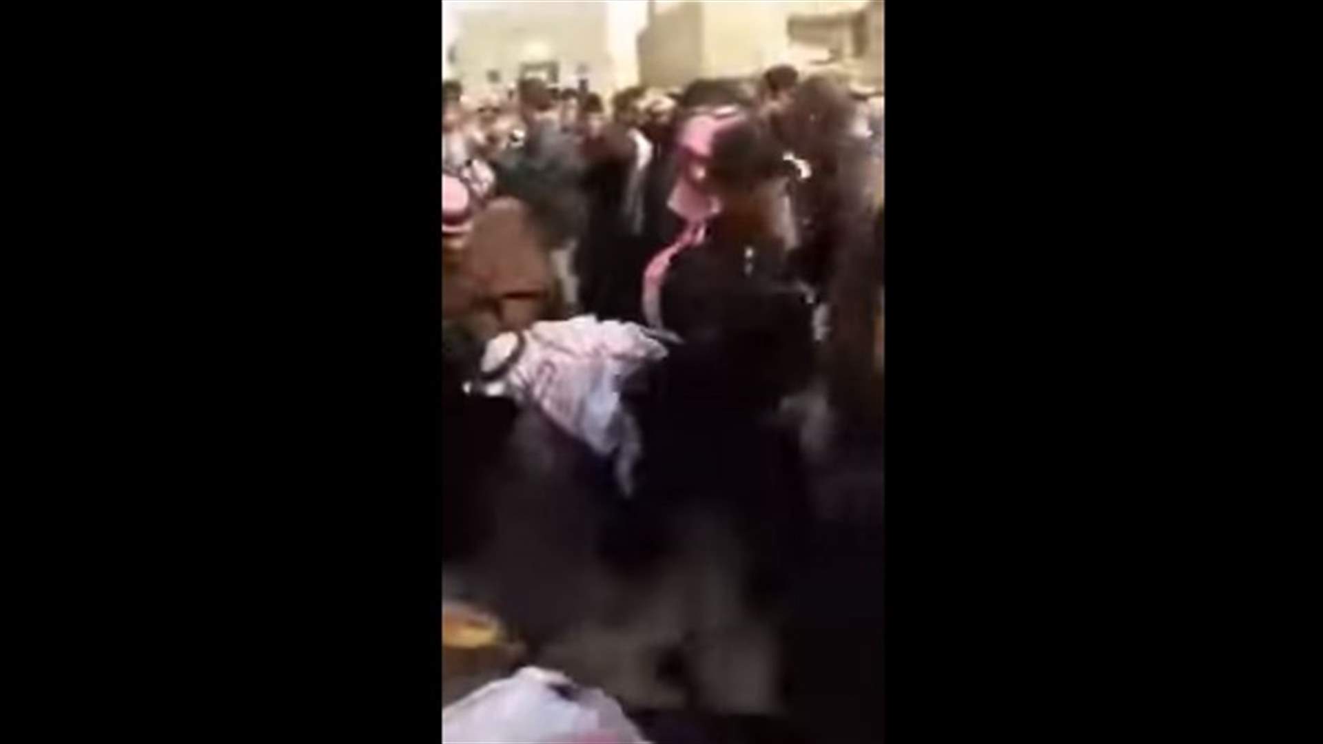 بالفيديو- حفل زفاف يتحوّل الى مأساة... قتلى وجرحى نتيجة إطلاق النار ابتهاجاً!
