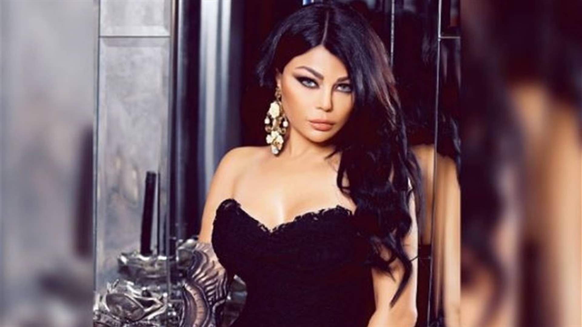 صور صيفيّة بإمتياز.. هيفا وهبي بالبكيني على البحر