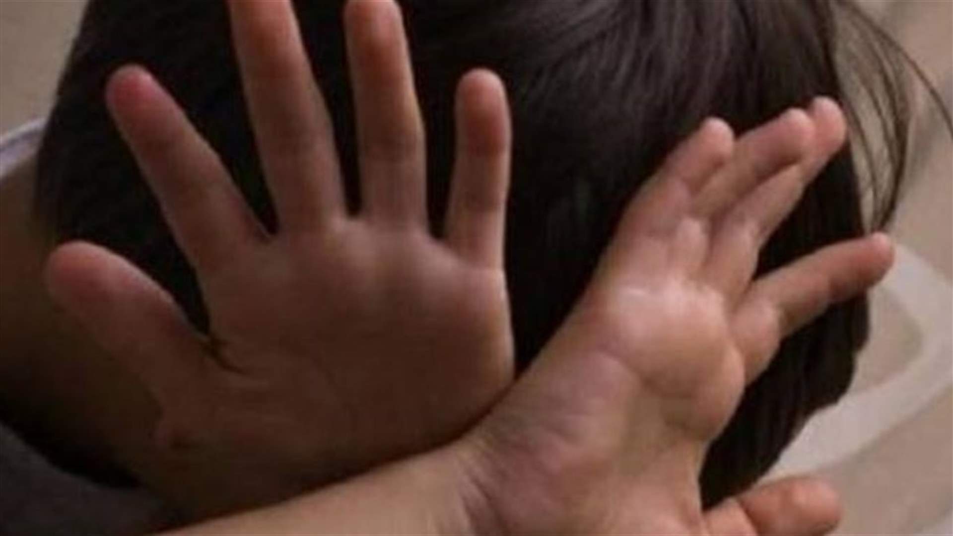 بعدما حاولت قتل طفل وادخال عصا في حلقه... وقعت بقبضة القوى الامنية