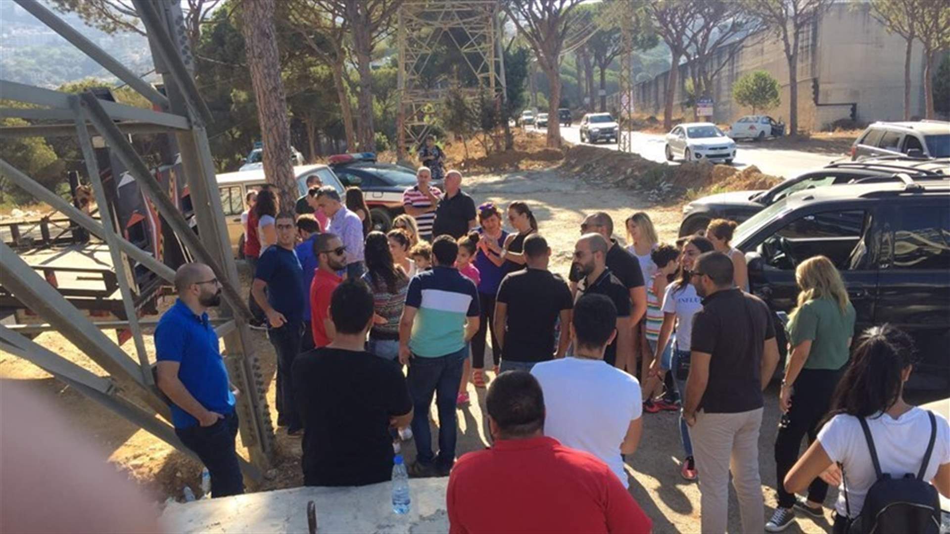 Security forces force Ain Saadeh and Mansourieh’s residents out of sit-in area