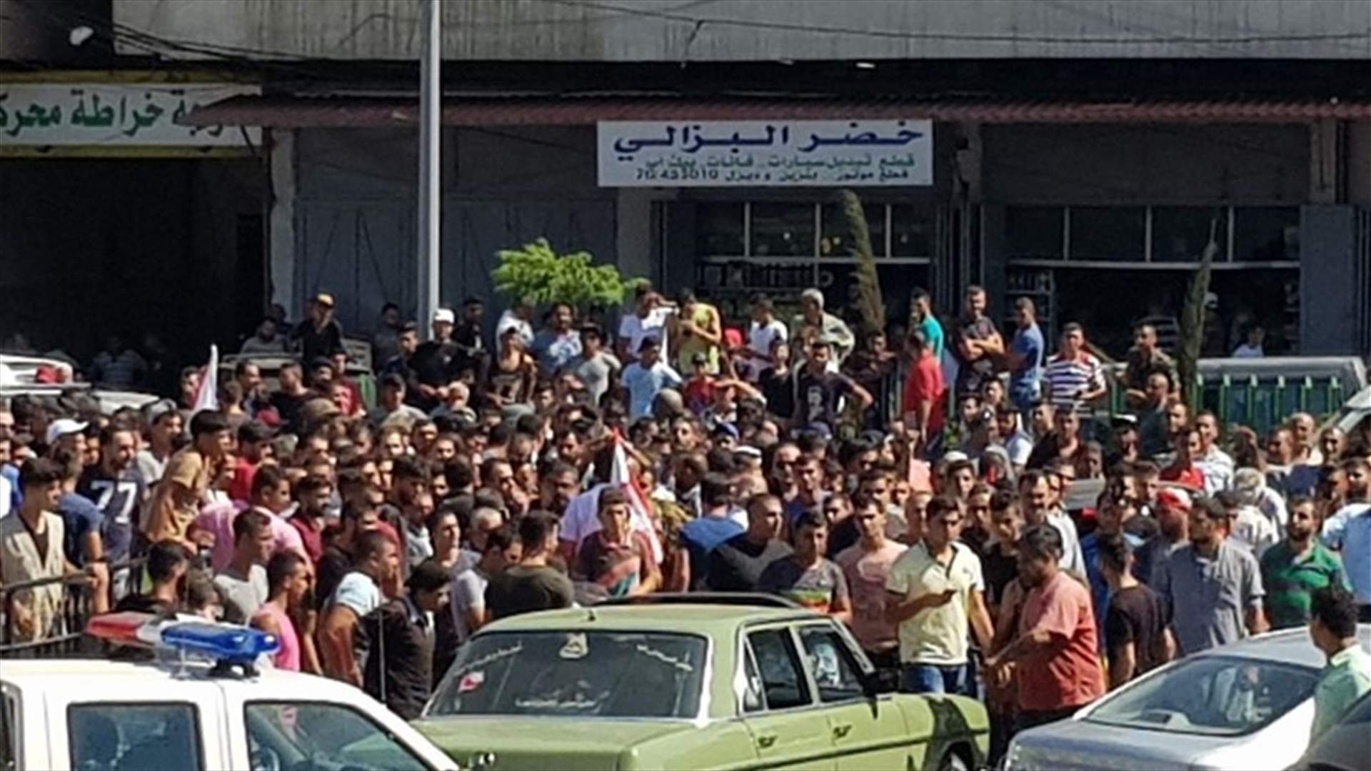[PHOTO] One person hit by stray bullet in al-Abdeh