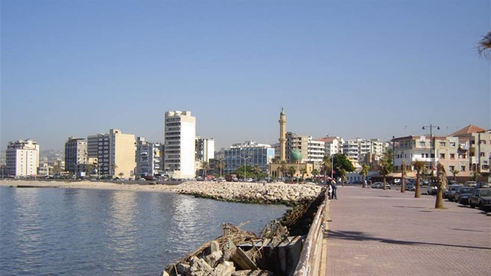 هلع واغماء وتحطم زجاج بعض المباني في صيدا...
