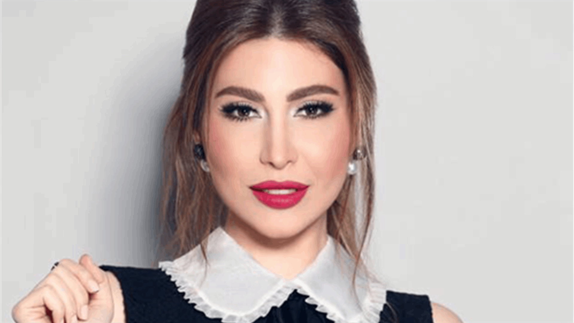 بالصورة - يارا في حوض السباحة... ومن هو "فادي" الذي لا يُحبّ التصوير؟