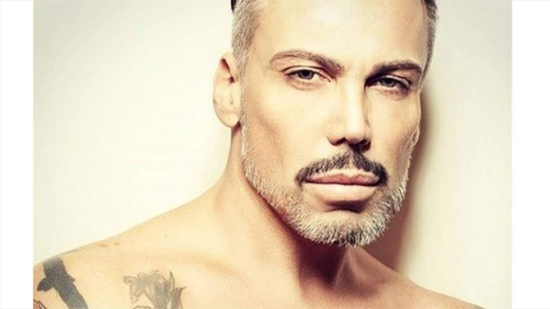 بالصور - نجم دخل المستشفى لتجميل أنفه... فخرج بـ"انتصاب دائم"!