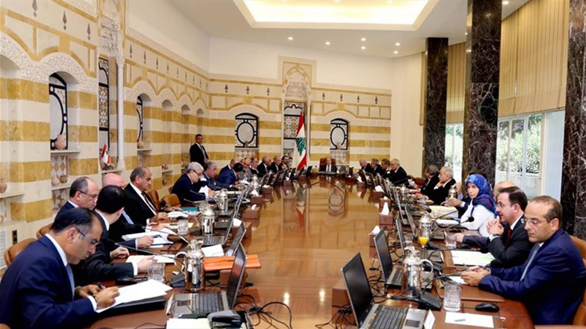 بالتفاصيل- مشادة كلامية بين الوزراء...وعون يقف ويحسمها!