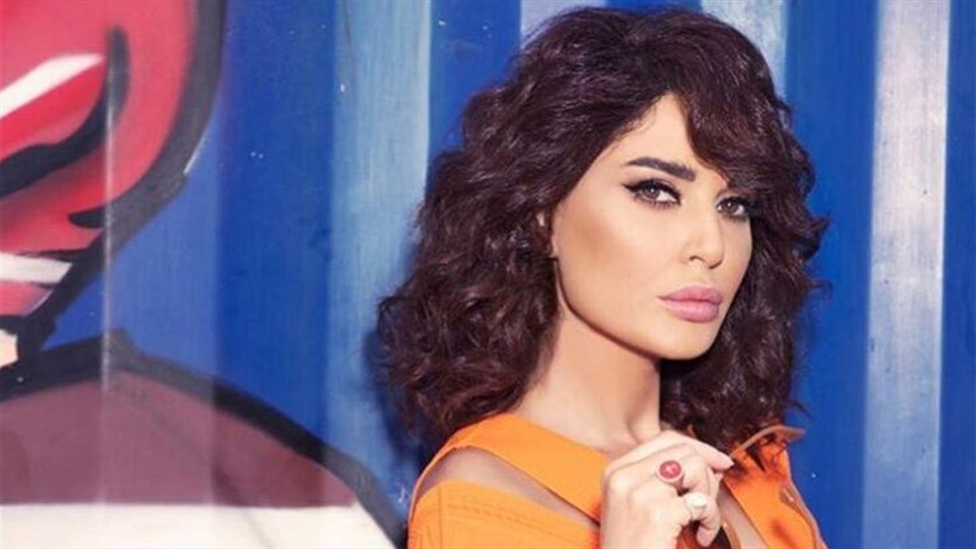 بالصورة: سيرين عبد النور وابنتها في حمام السباحة.. "الغرام كلّه"