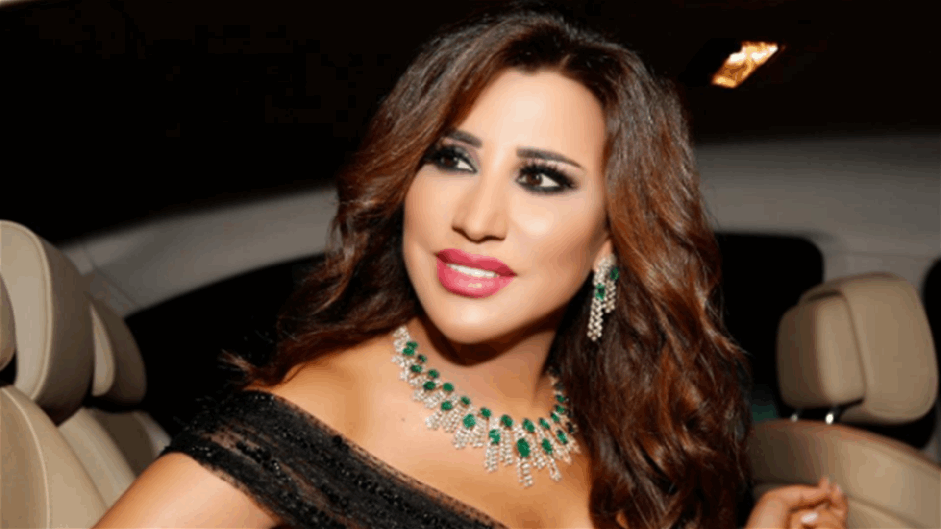بالصور- نجوى كرم في إطلالة مميزة... لفتة للجيش اللبناني