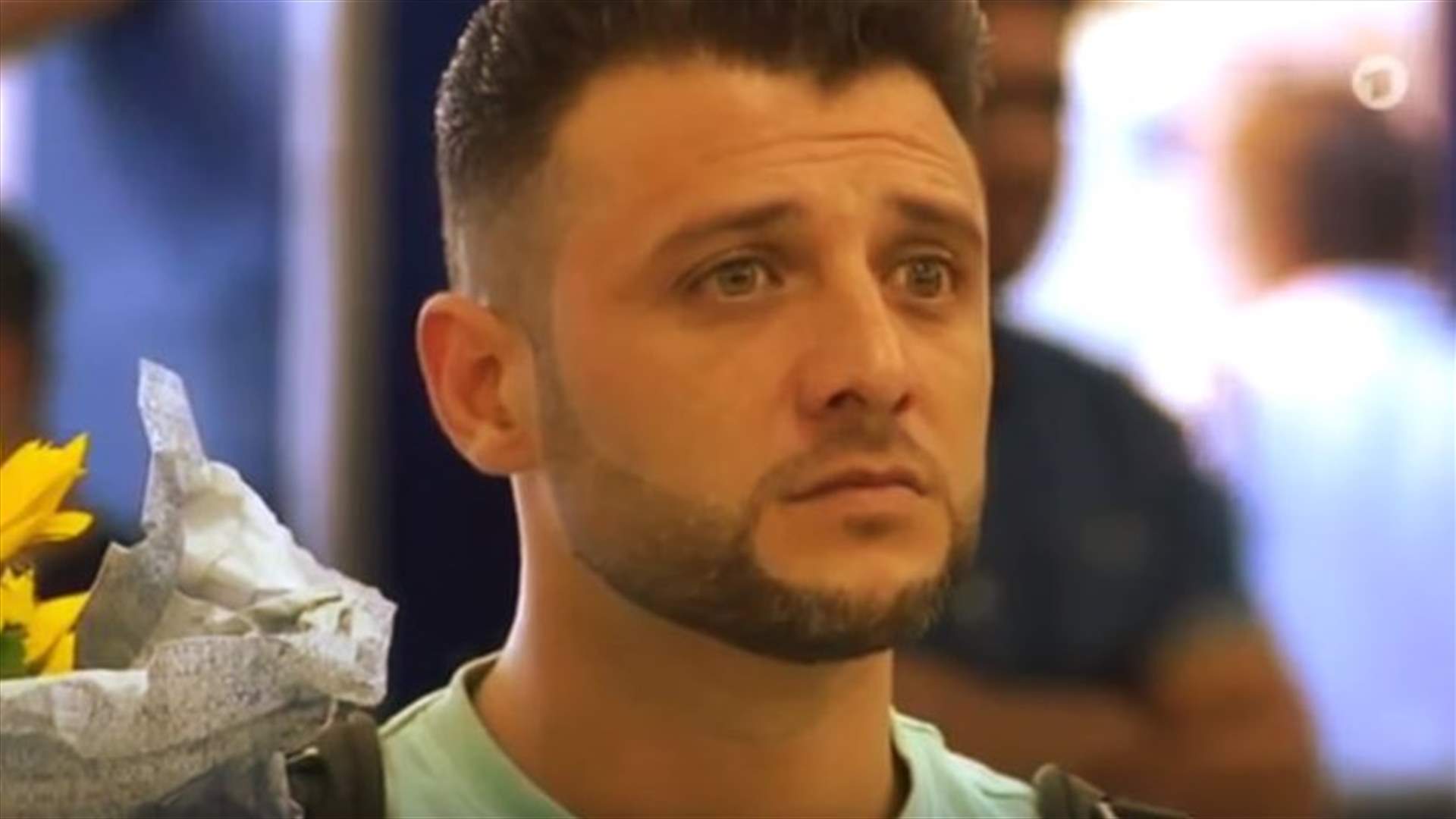 فيديو مؤثر... لاجئ التقى بزوجته في مطار ألمانيا بعد فراق سنتين