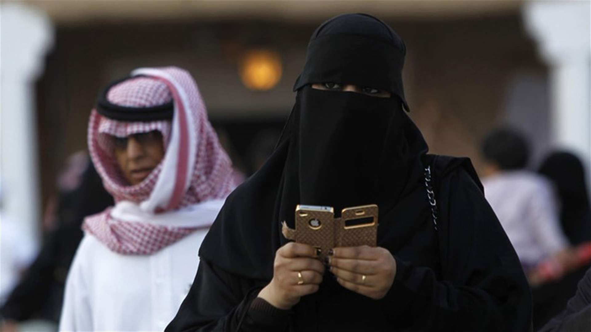 السعودية ترفع الحجب عن تطبيقات توفر الاتصالات بالانترنت