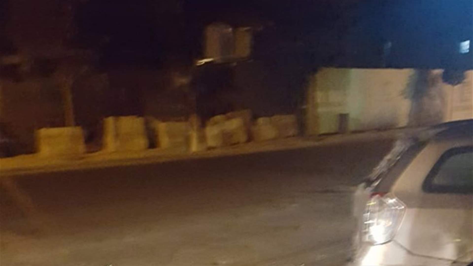 بالتفاصيل- موكب المشنوق يكشف سيارة محملة بمواد قابلة للانفجار