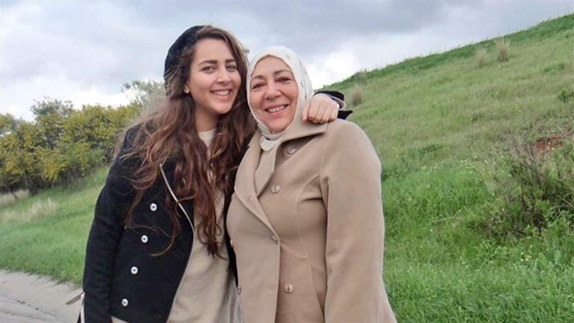 المعارضة السورية عروبة بركات وابنتها حلا...تقتلان في تركيا!