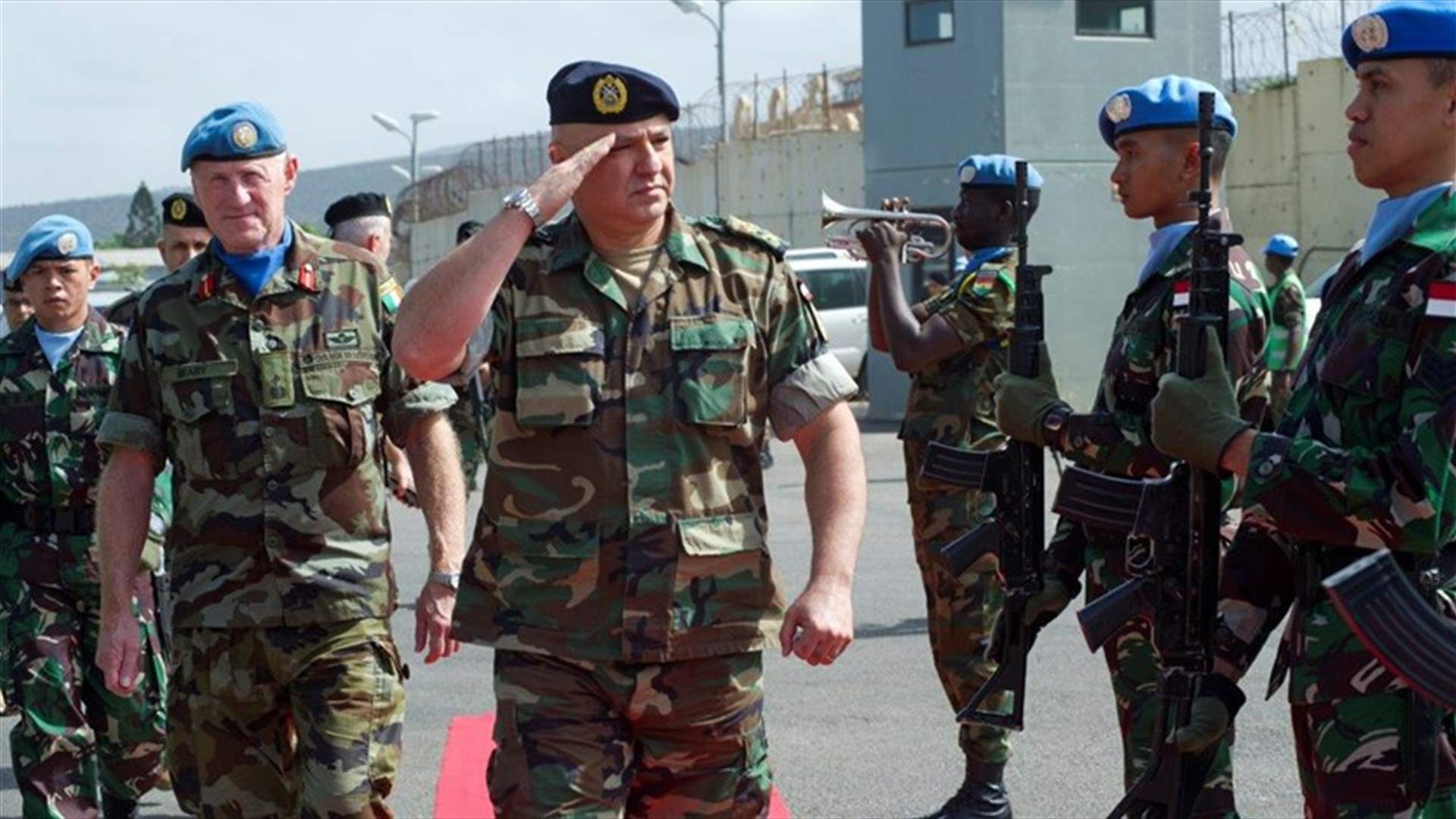 قائد الجيش زار مقر اليونيفيل وبحث مع قيادة قوات الطوارىء في تعزيز الانشطة والتعاون