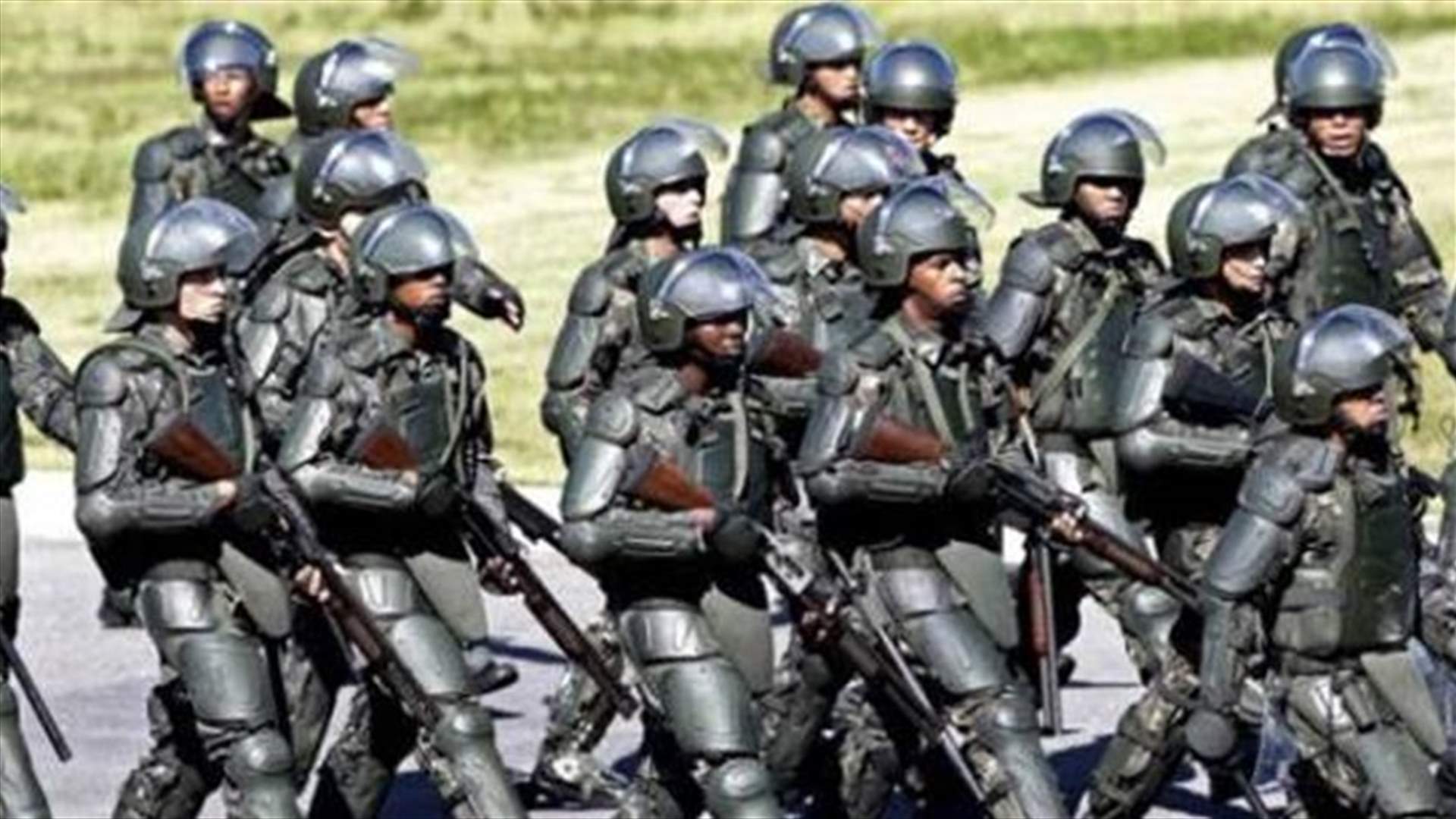 الجيش البرازيلي ينتشر في حي فقير مع تفاقم العنف المرتبط بالمخدرات