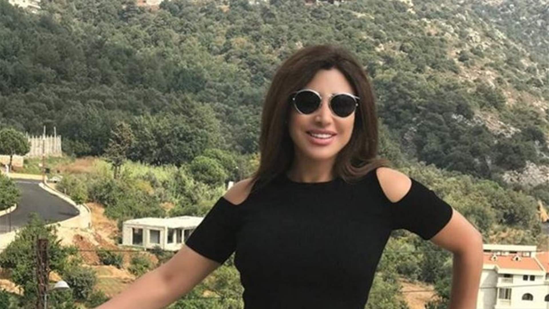 بالفيديو: شاهدوا طرافة نجوى كرم في الشارع.. تأكل سمسميّة وفستقيّة وقشطليّة