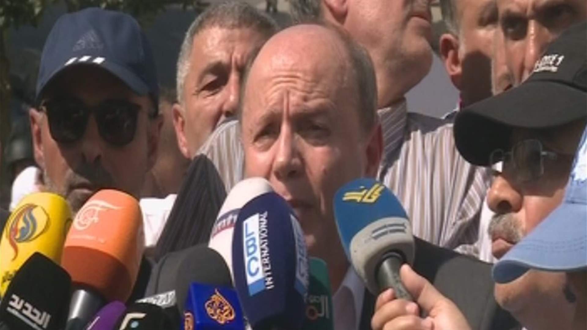 Sit-ins staged in Riad al-Solh to exert pressure on cabinet