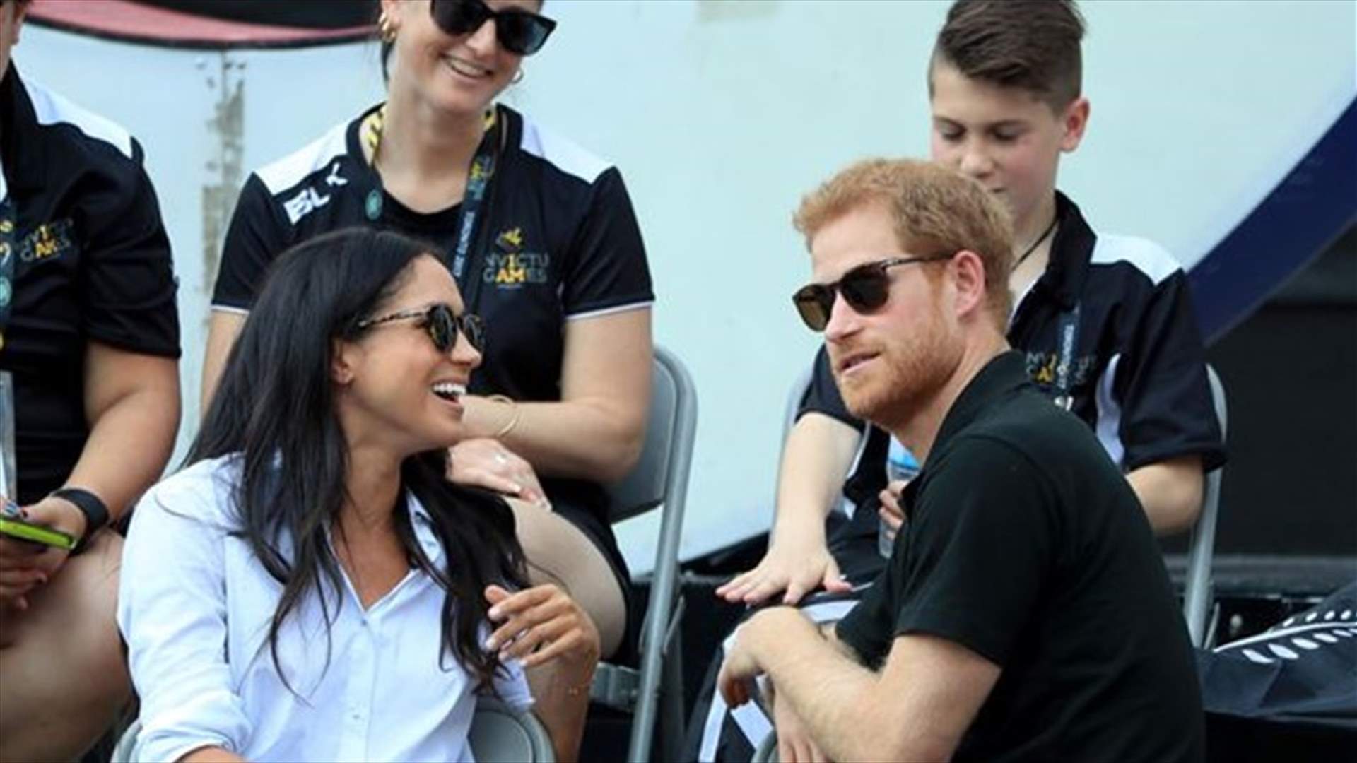 بالصور – الأمير هاري يكسر القواعد الملكية مع حبيبته الأميركية!