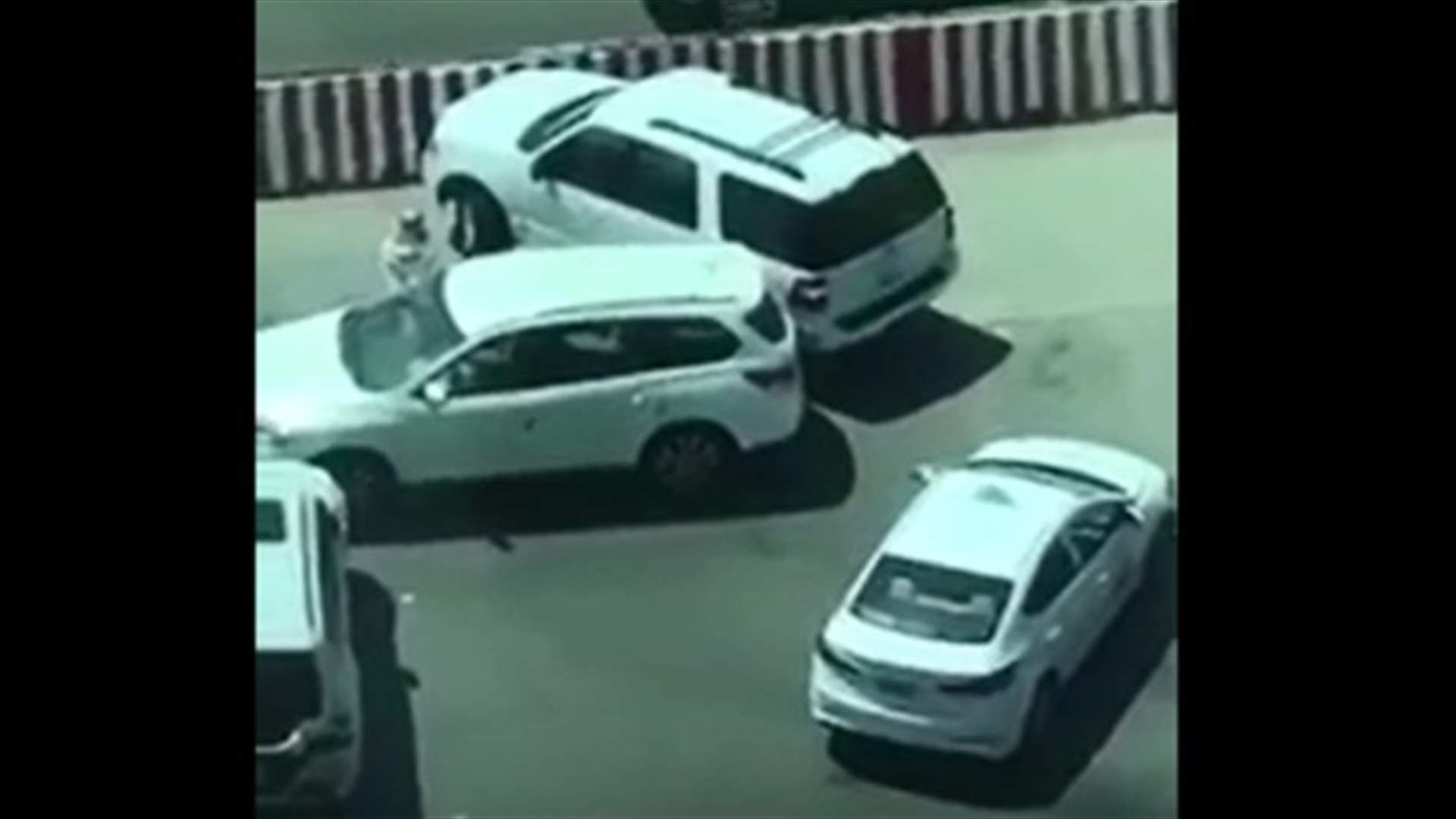 بالفيديو - سعودية تنقذ سائقها في شارع مزدحم في الرياض!