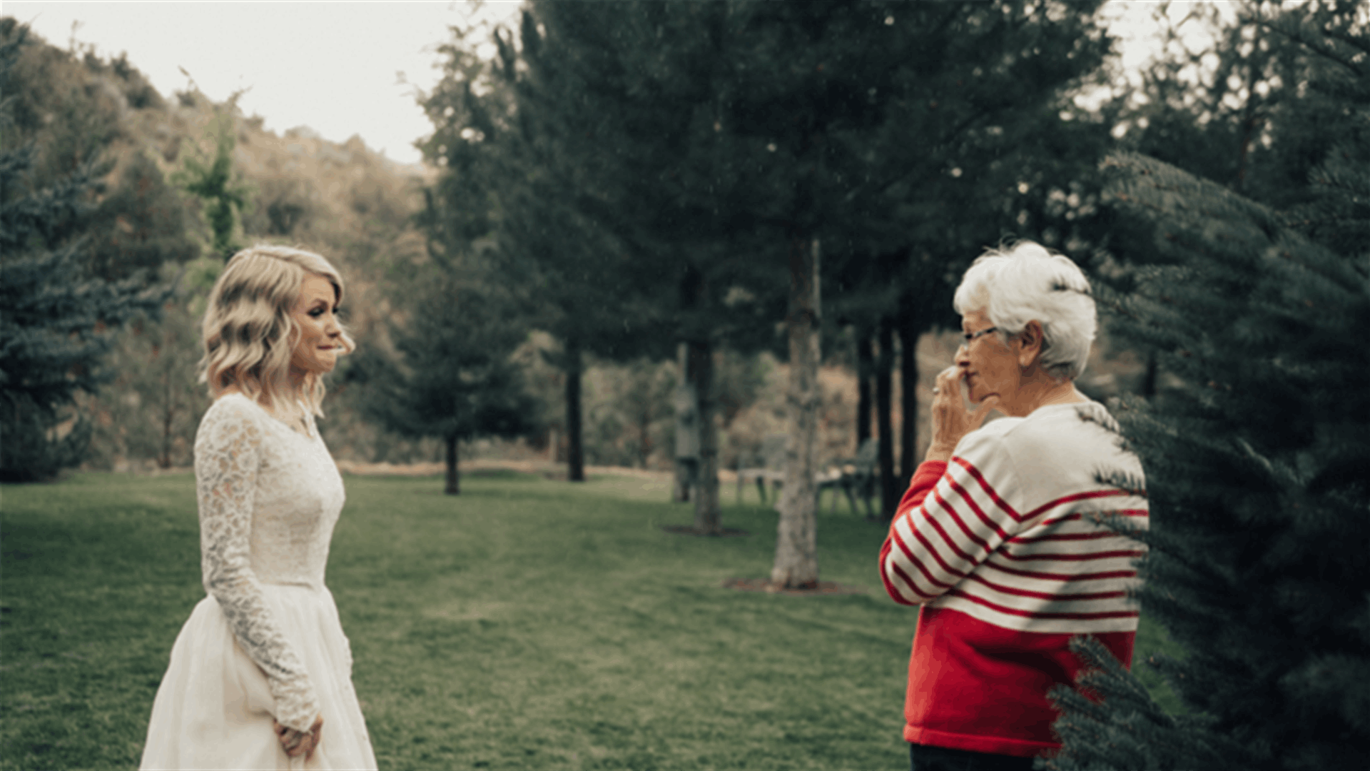 [PHOTOS] Bride Surprises Grandma By Wearing Her Wedding Gown 55 Years Later