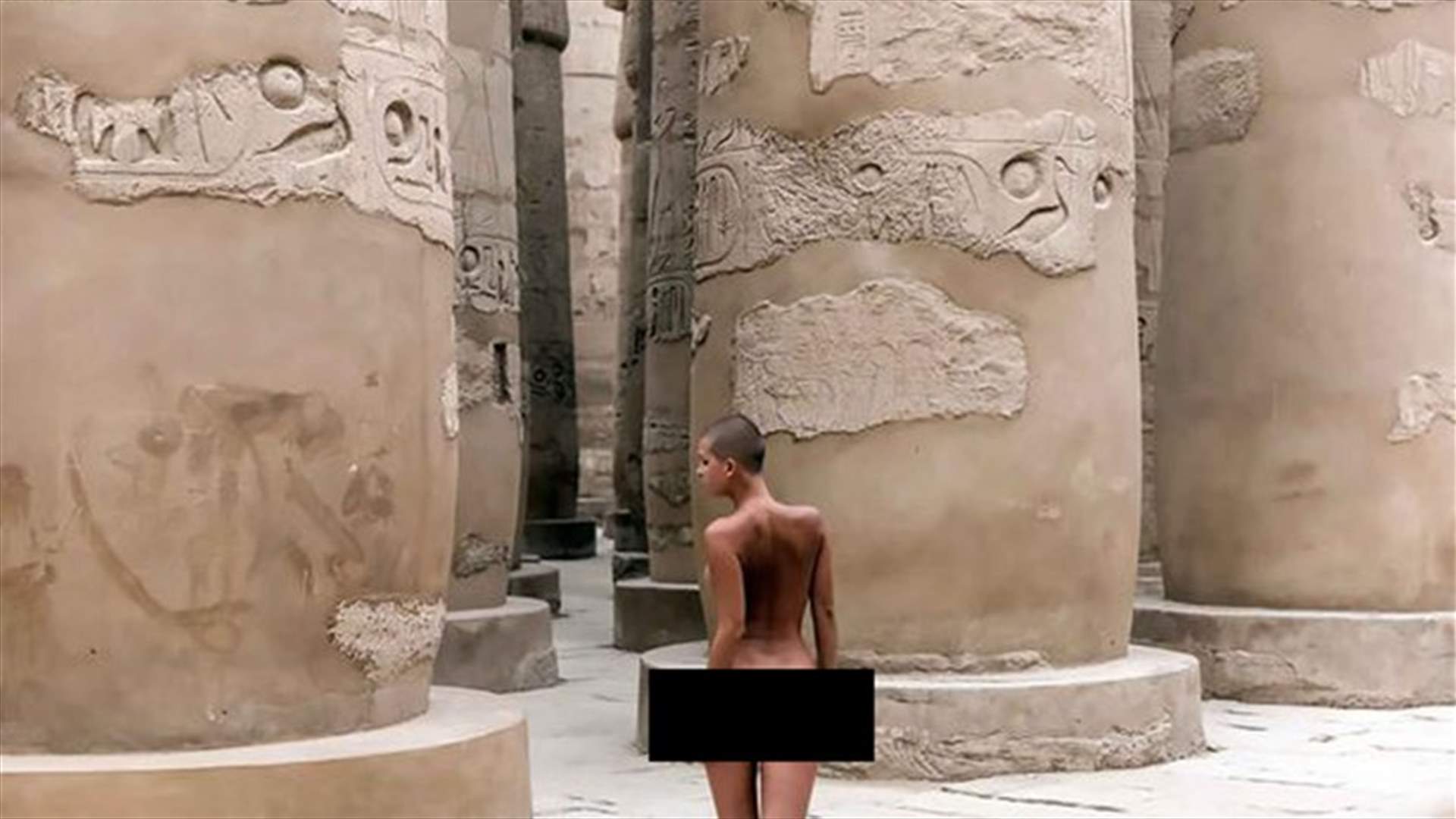 بعد صورها العارية في مصر... عارضة الأزياء البلجيكية تتعرى في اثيوبيا!