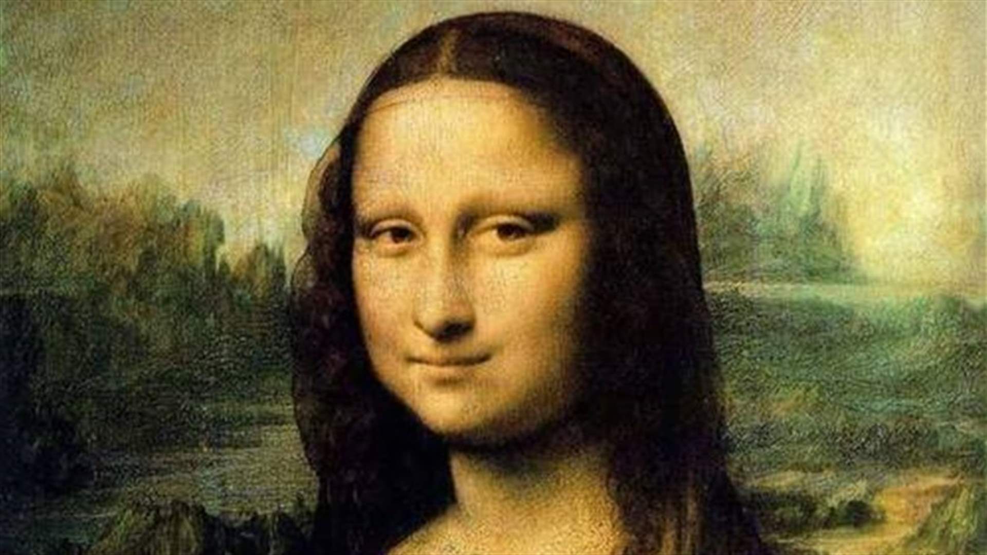 بالصورة- فنانة صدمت زوّار متحف اللوفر... وهذا ما قامت به أمام لوحة الموناليزا!