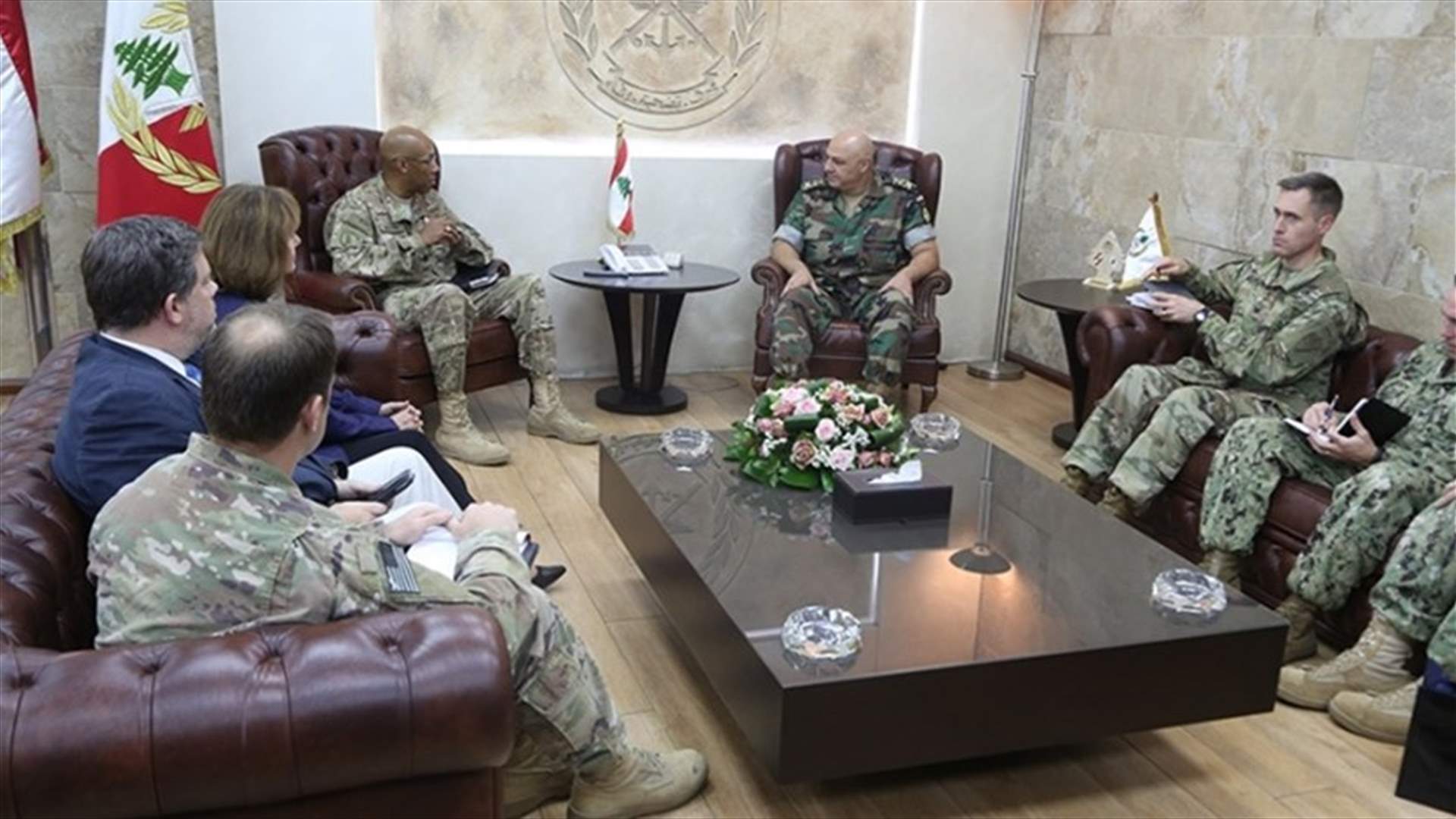 قائد الجيش بحث ونائب قائد القيادة الوسطى الاميركية في حاجات الجيش