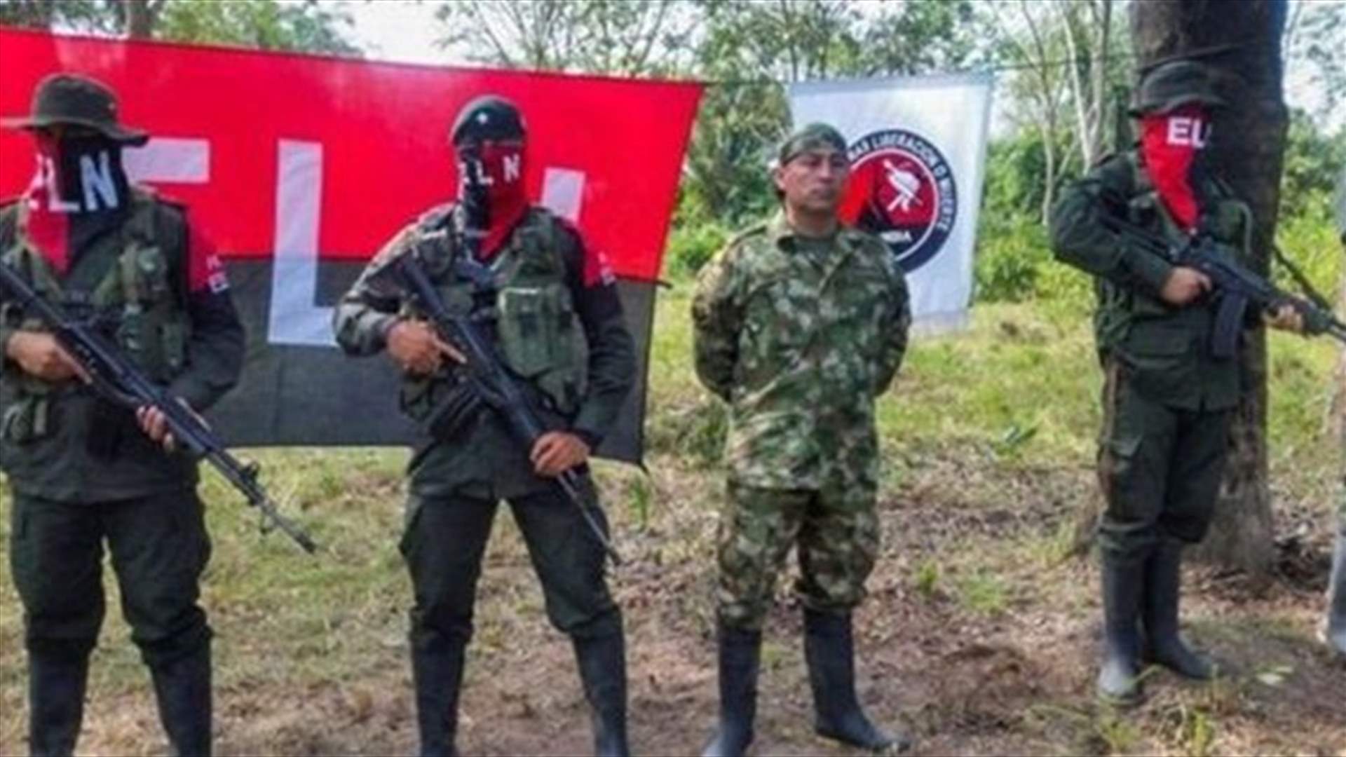 زعيم جماعة متمردة في كولومبيا يأمر مقاتليه ببدء هدنة