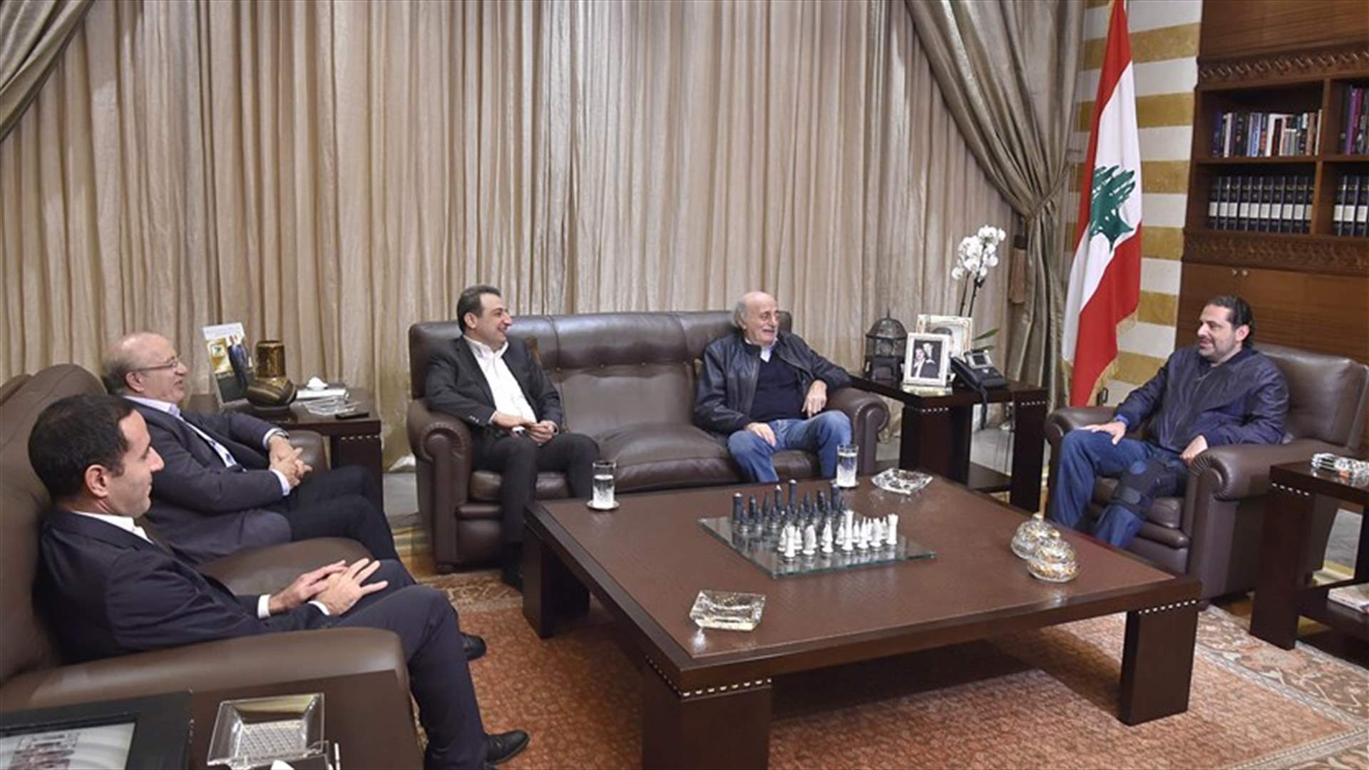 لقاء بين الحريري وجنبلاط ...وهذا ما تم بحثه