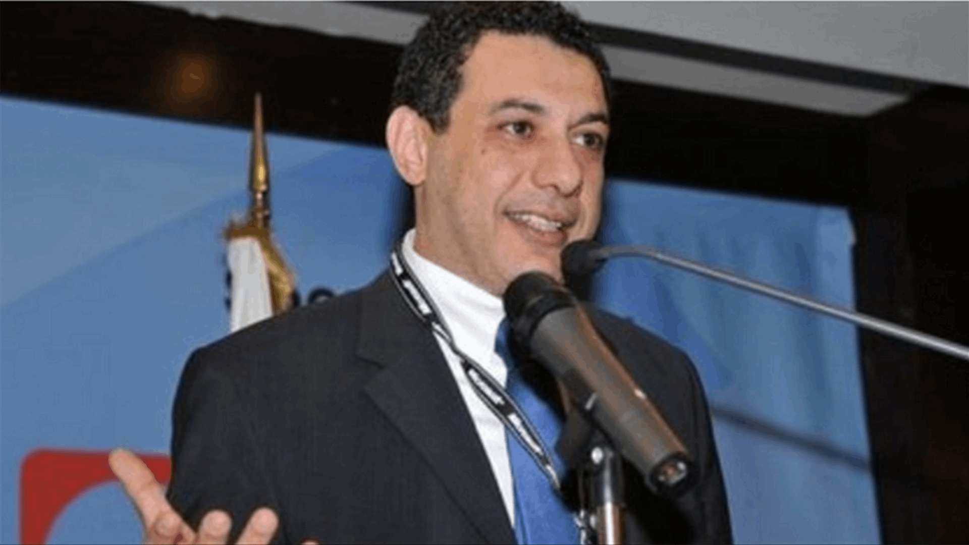 نزار زكا يضرب عن الطعام...وصولا الى الرعاية الصحية