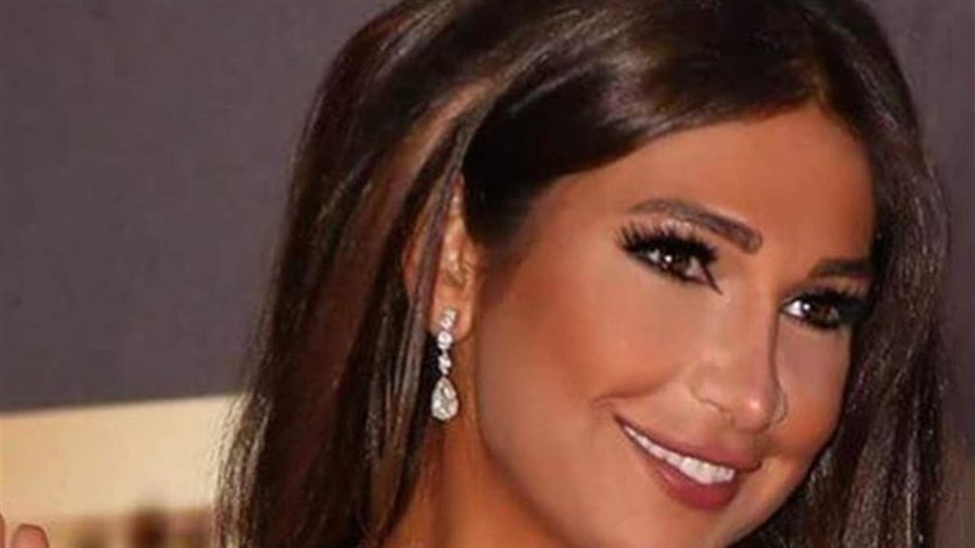 ديما صادق تنشر صورة والدتها.. فهل تشبهها؟