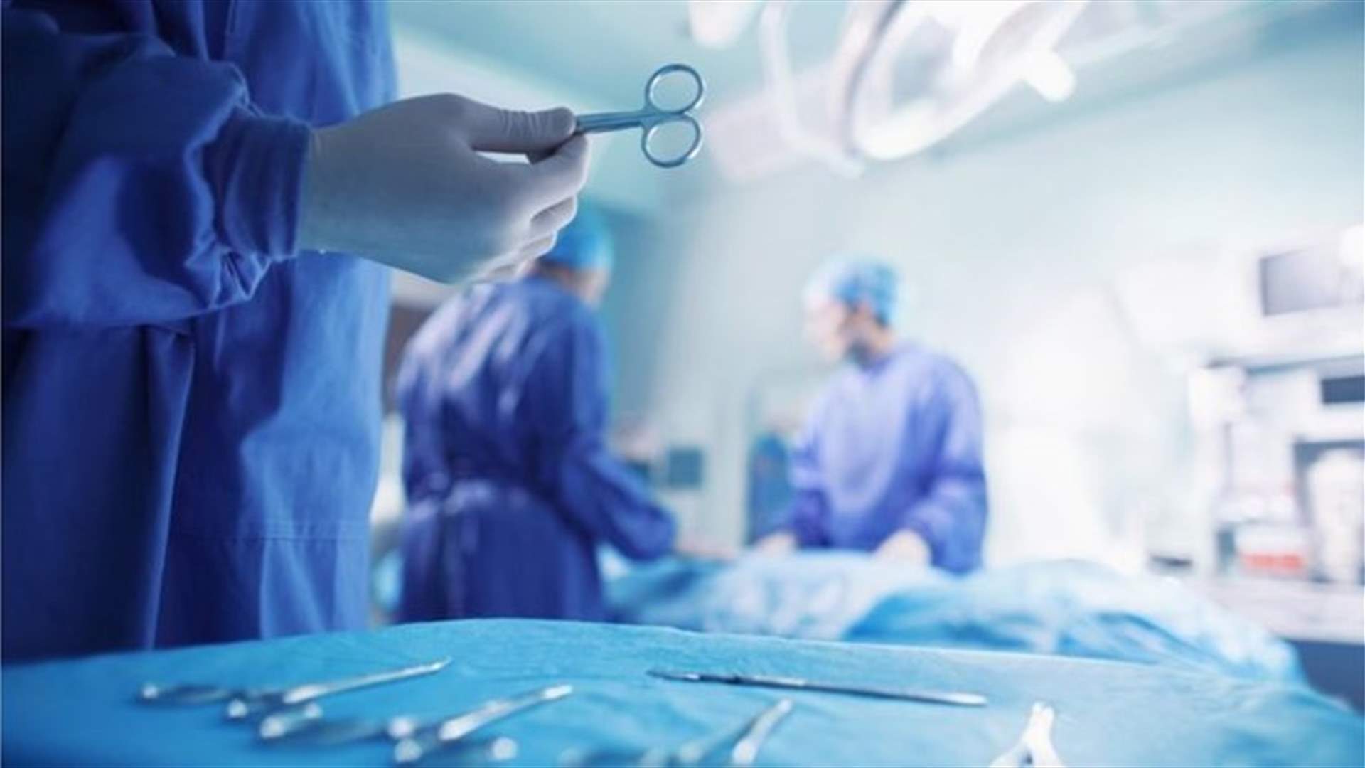 بالصورة- الأطباء يستأصلون جنيناً مشوهاً من معدة صبي عمره 15 عاماً!