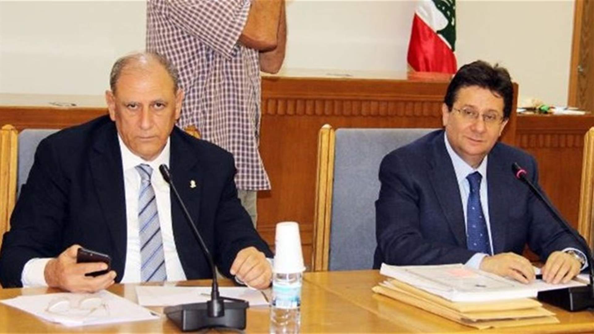 الجراح: كنعان يحبّ الاعلام... والأخير يرد مغردا