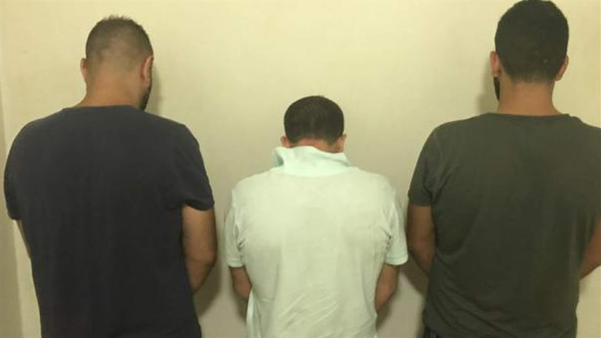 بالصور - هكذا نفذت عصابة مسلحة عملية السطو على بنك فينيسيا...