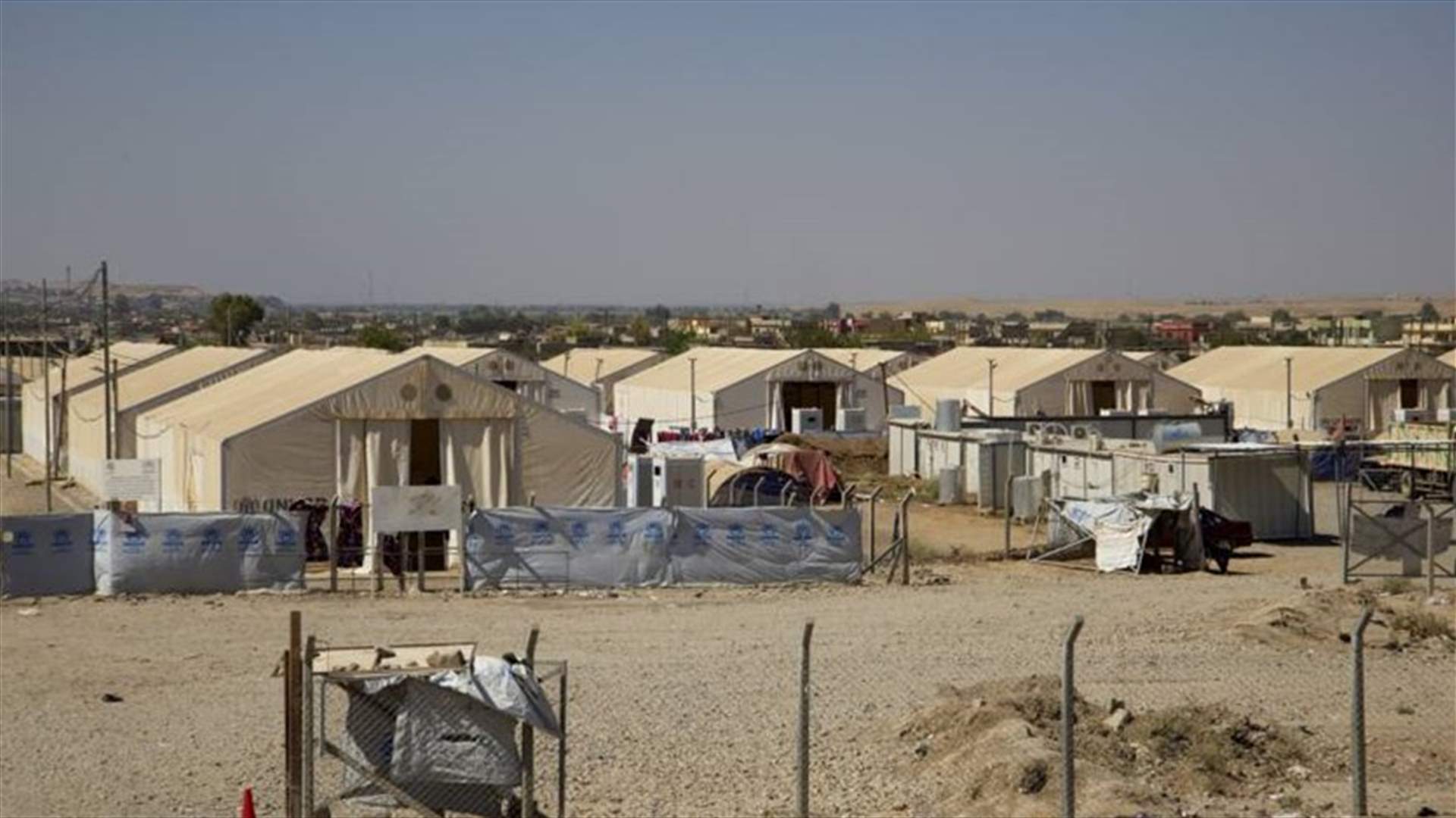Hundreds of suspected Islamic State militants surrender in Iraq - source