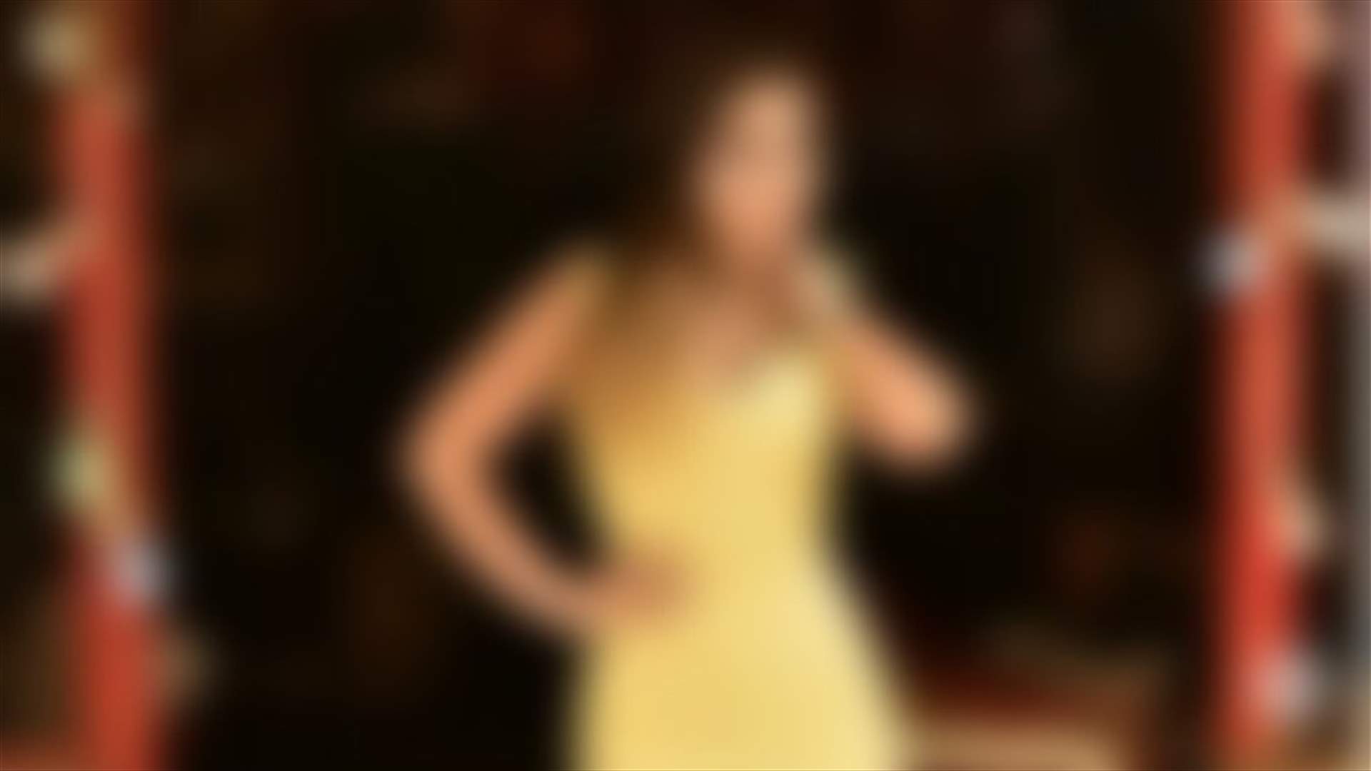 عارضة أزياء وعدت بخلع ملابسها ببث مباشر إذا خسر المنتخب السوري.. فما فعلت  بعد الخسارة؟
