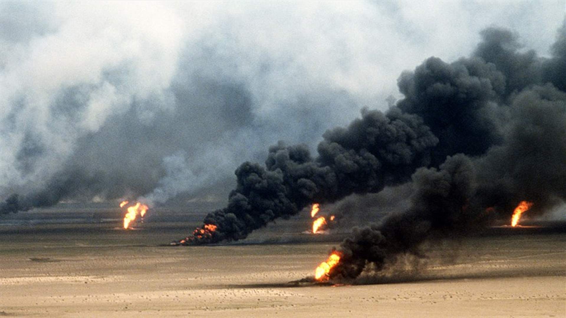 السيطرة على حريق في الكويت...