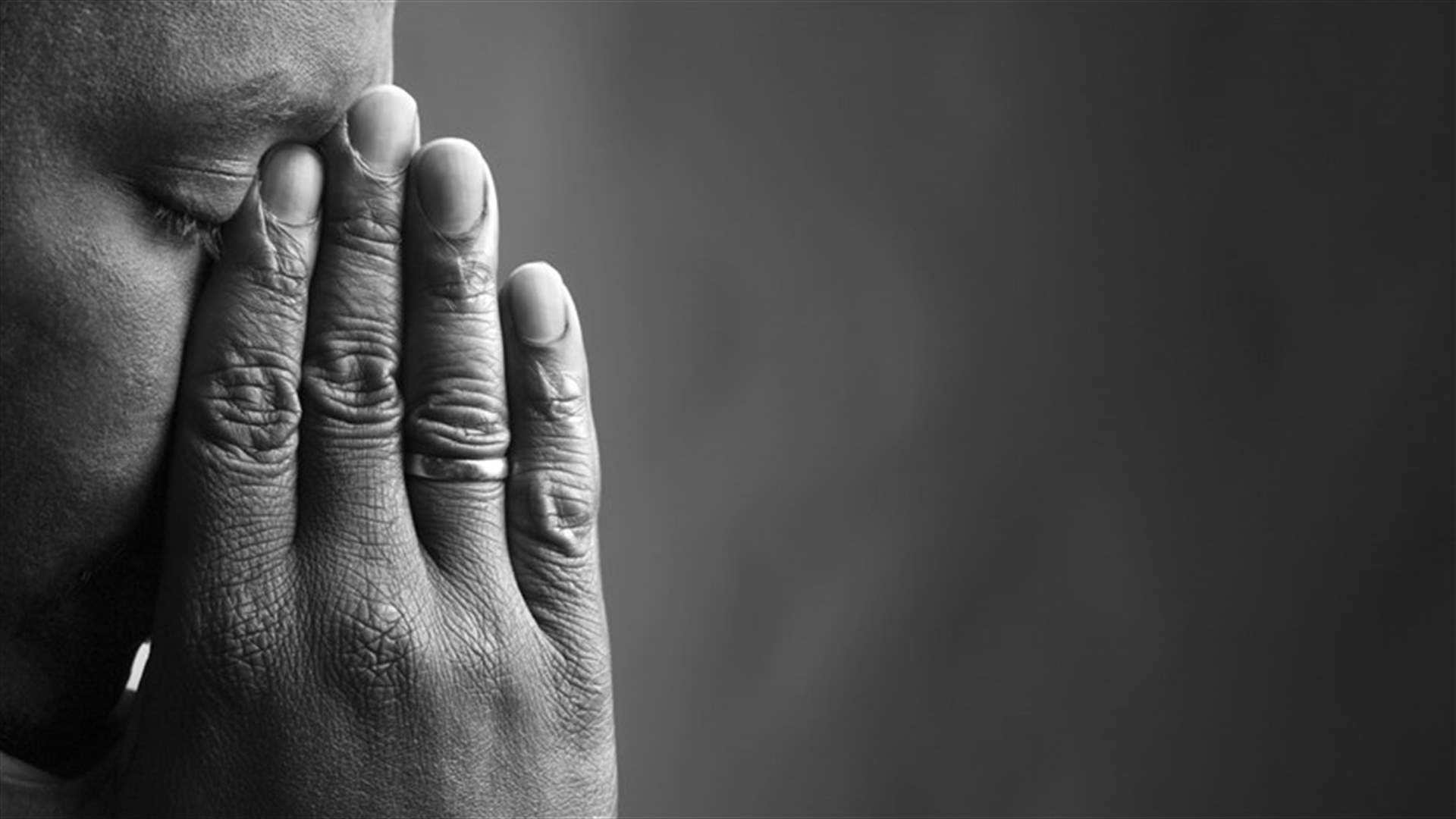 بعدما أنقذ حياة العشرات منذ أيام... "بطل محطة الوقود" يفقد والدته وشقيقيه!