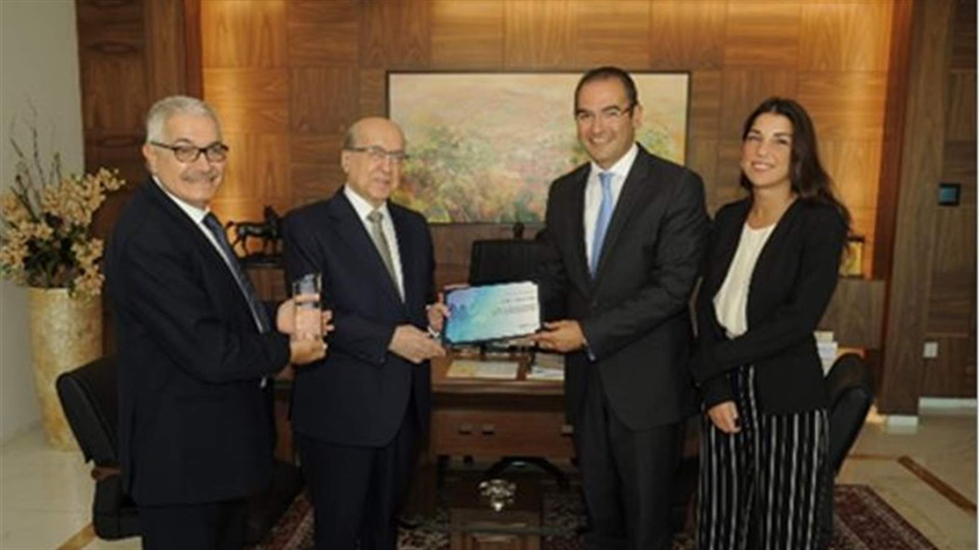 J.P.Morgan Chase Bank N.A.  يمنح بنك الإعتماد اللبناني جائزة التميّز في تنفيذ العمليات المصرفية الدولية