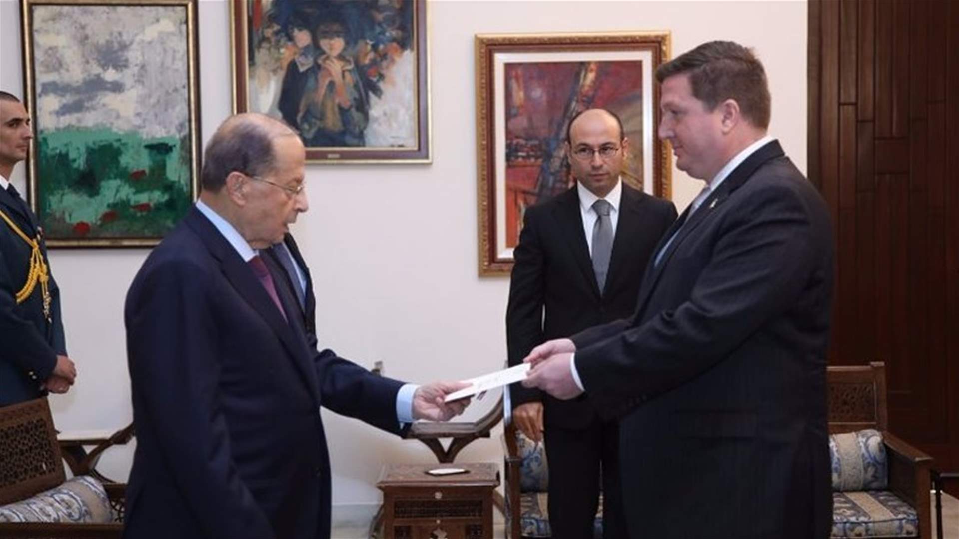 President Aoun receives credentials of 6 ambassadors