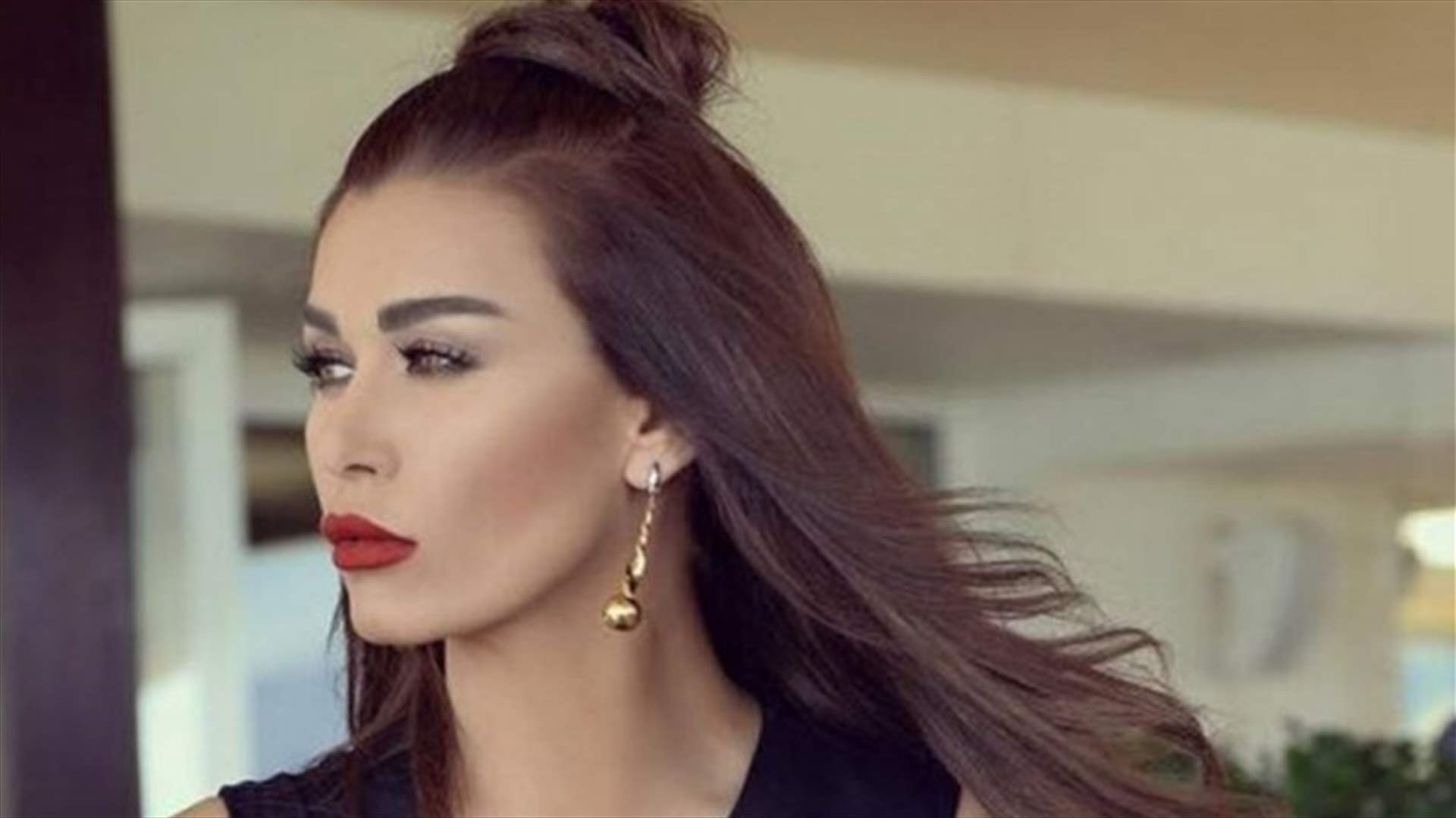 هل انتقلت نادين الراسي للعيش في مصر؟