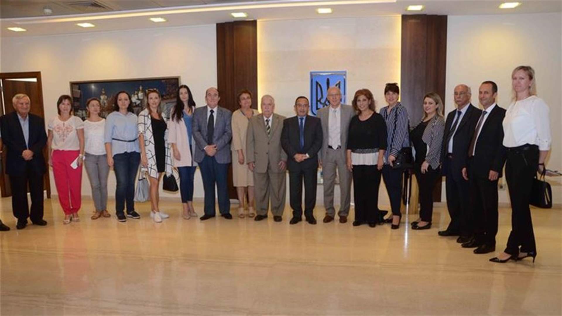 اتفاقية تعاون بين النادي الثقافي العربي والسفارة الاوكرانية