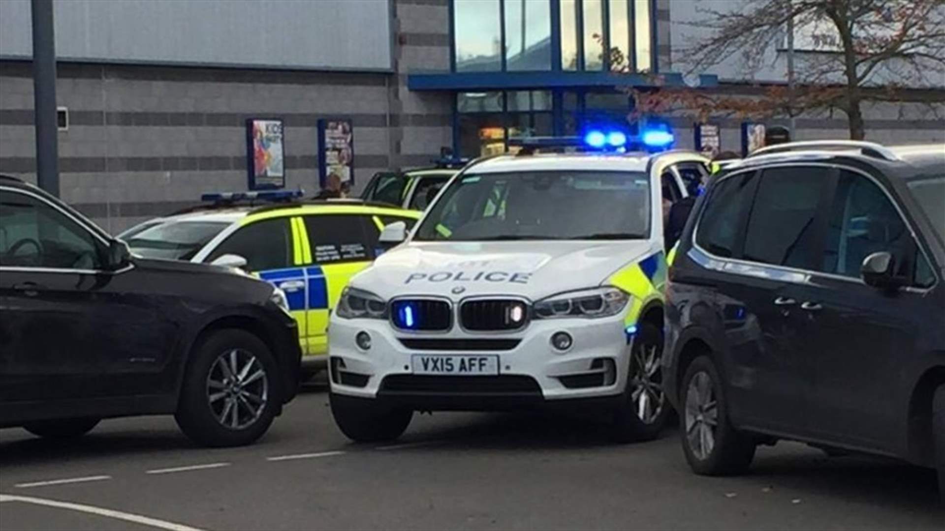 UK police end armed hostage-taking at English leisure complex -BBC