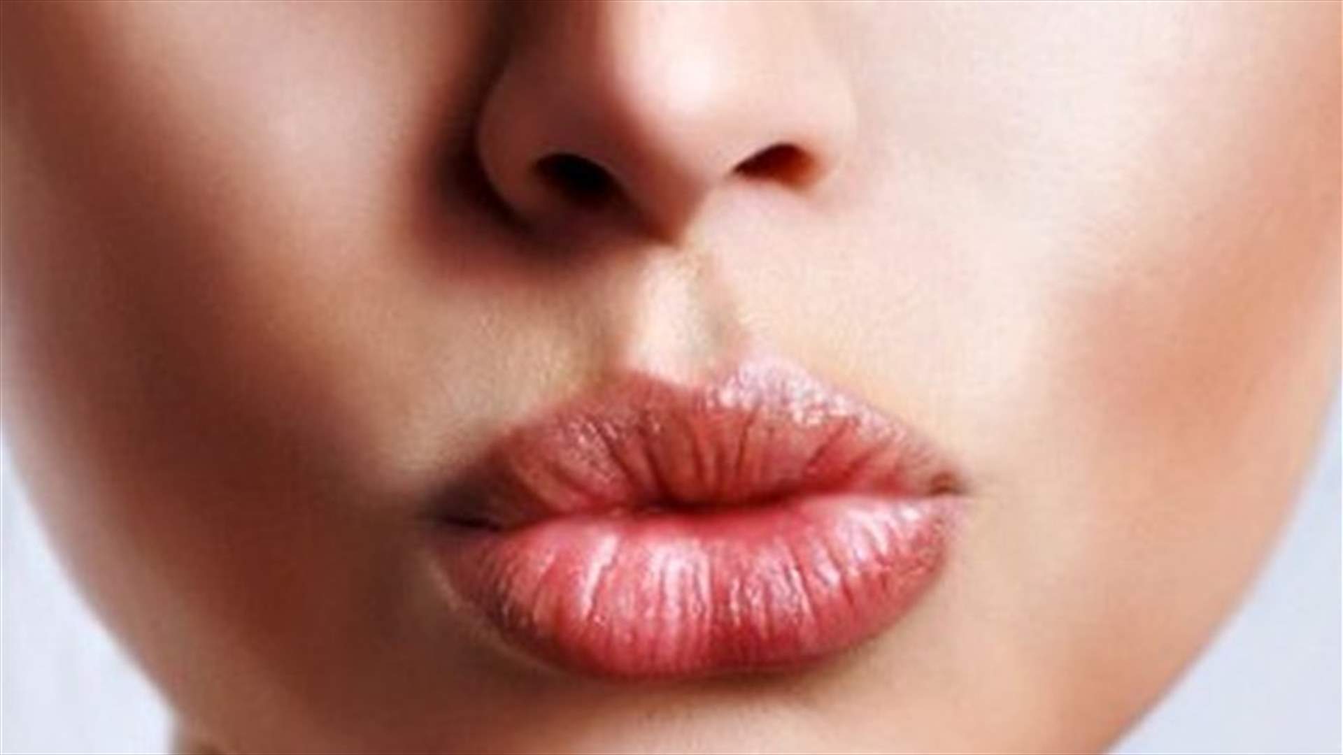ثلاث طرق طبيعية للتخلّص من الشعر فوق الشفة العليا!