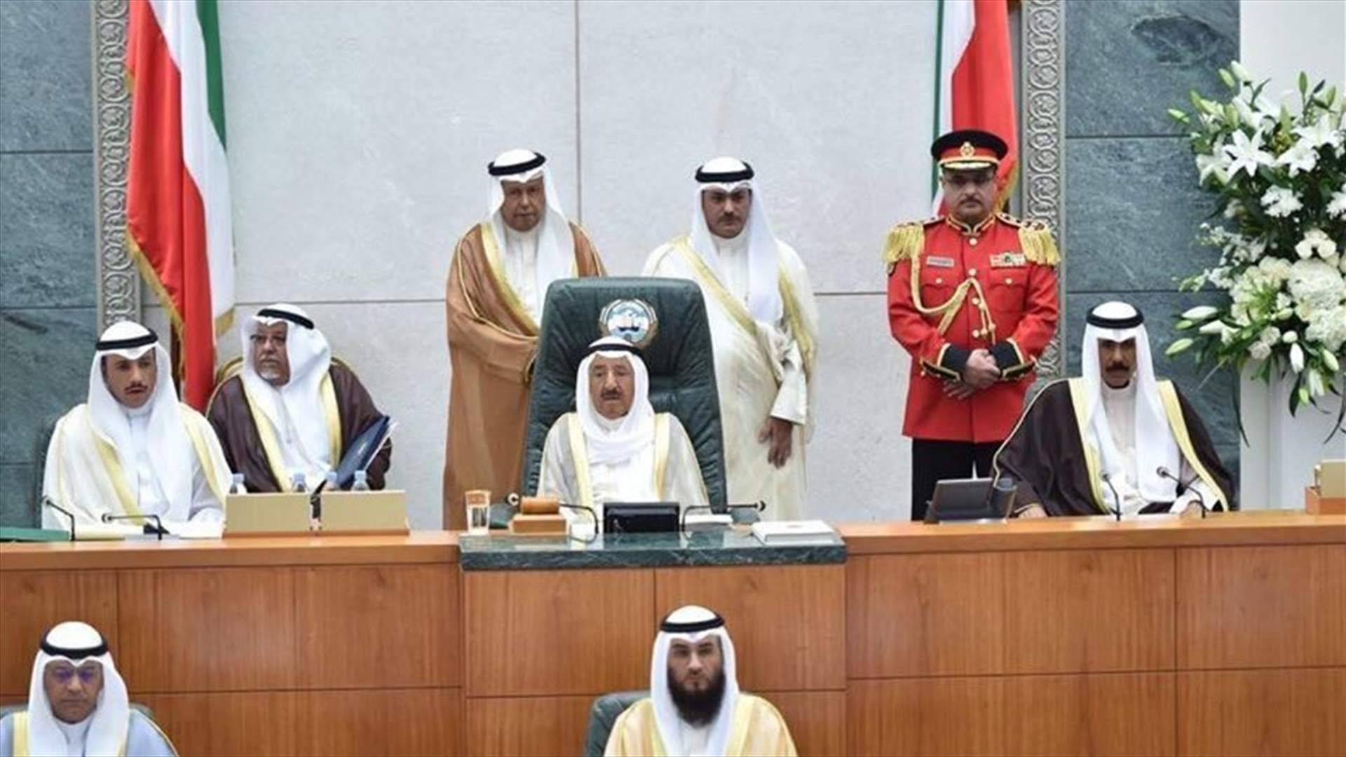 أمير الكويت يحذر من تصعيد محتمل