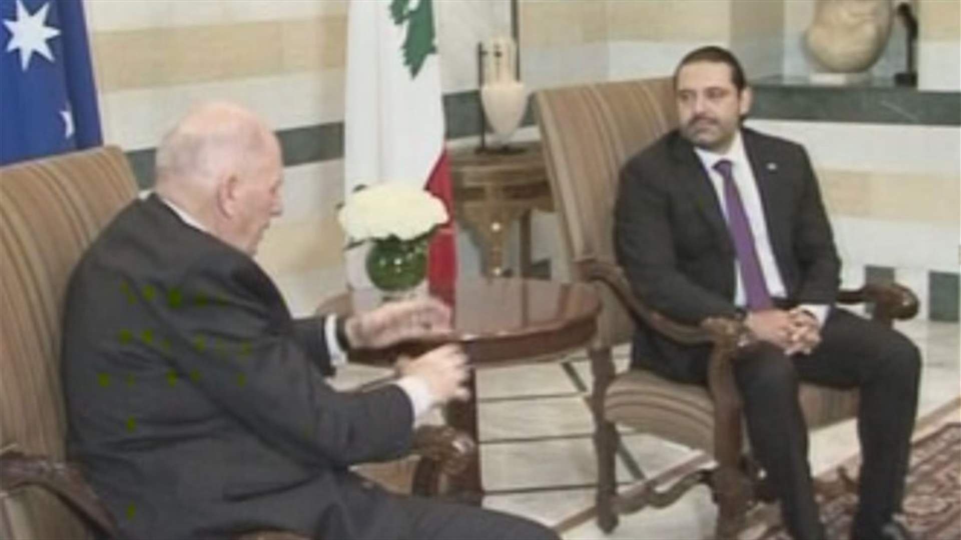 حاكم اوستراليا زار الحريري ونقل إليه دعوة لزيارة بلاده