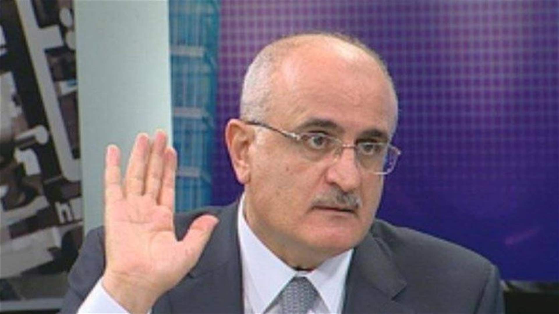 وزير المالية أعطى الاذن لملاحقة 3 موظفين في الجمارك