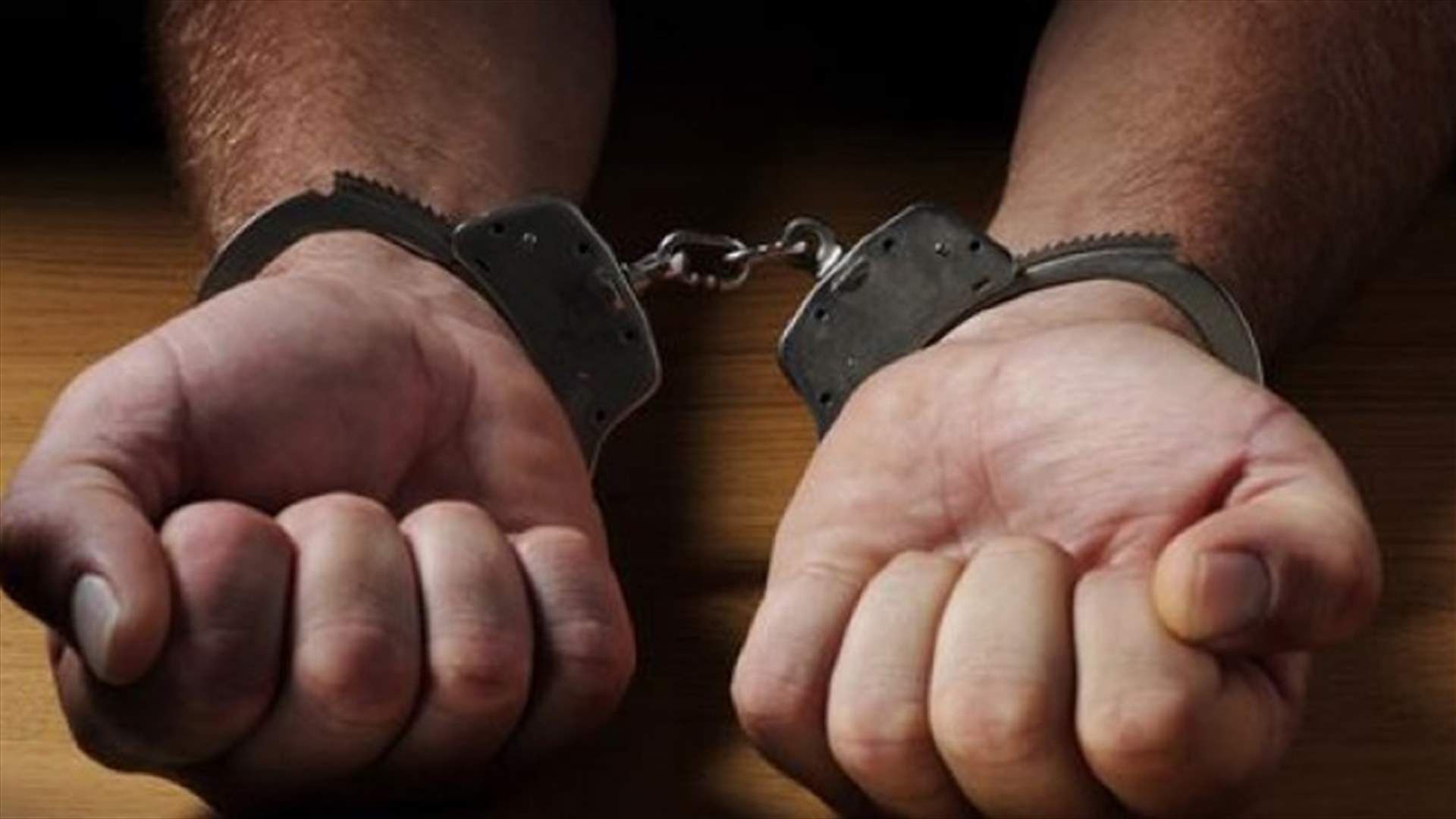 في حقه 5 خلاصات أحكام ومذكرات توقيف...
